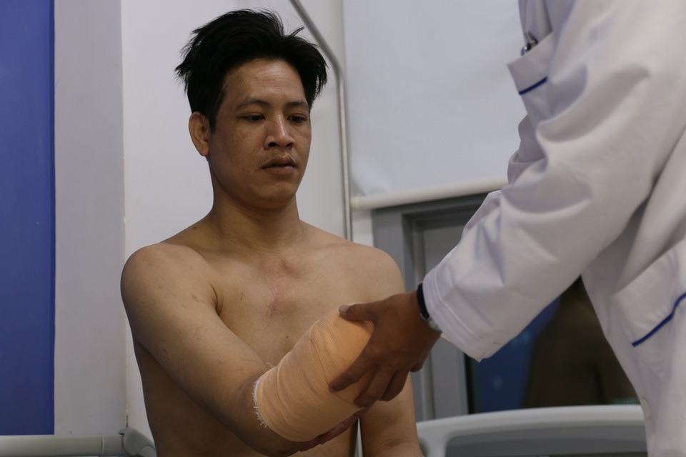 Hy vọng thắp lên từ ca ghép chi thể từ người cho sống đầu tiên ở Việt Nam - 4 Hy vọng thắp lên từ ca ghép chi thể từ người cho sống đầu tiên ở Việt Nam - 4