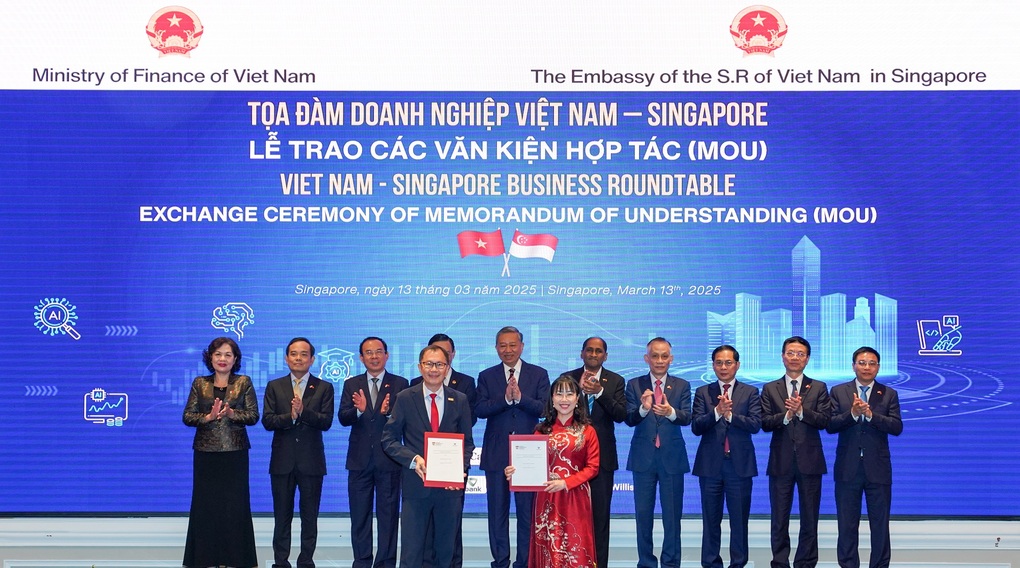 VinUni và Đại học NTU - Singapore ký kết hợp tác chiến lược - 1 VinUni và Đại học NTU - Singapore ký kết hợp tác chiến lược - 1