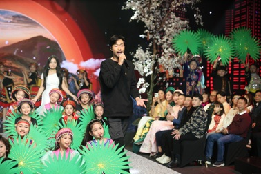 Đen Vâu hát trong chương trình "Việc tử tế"