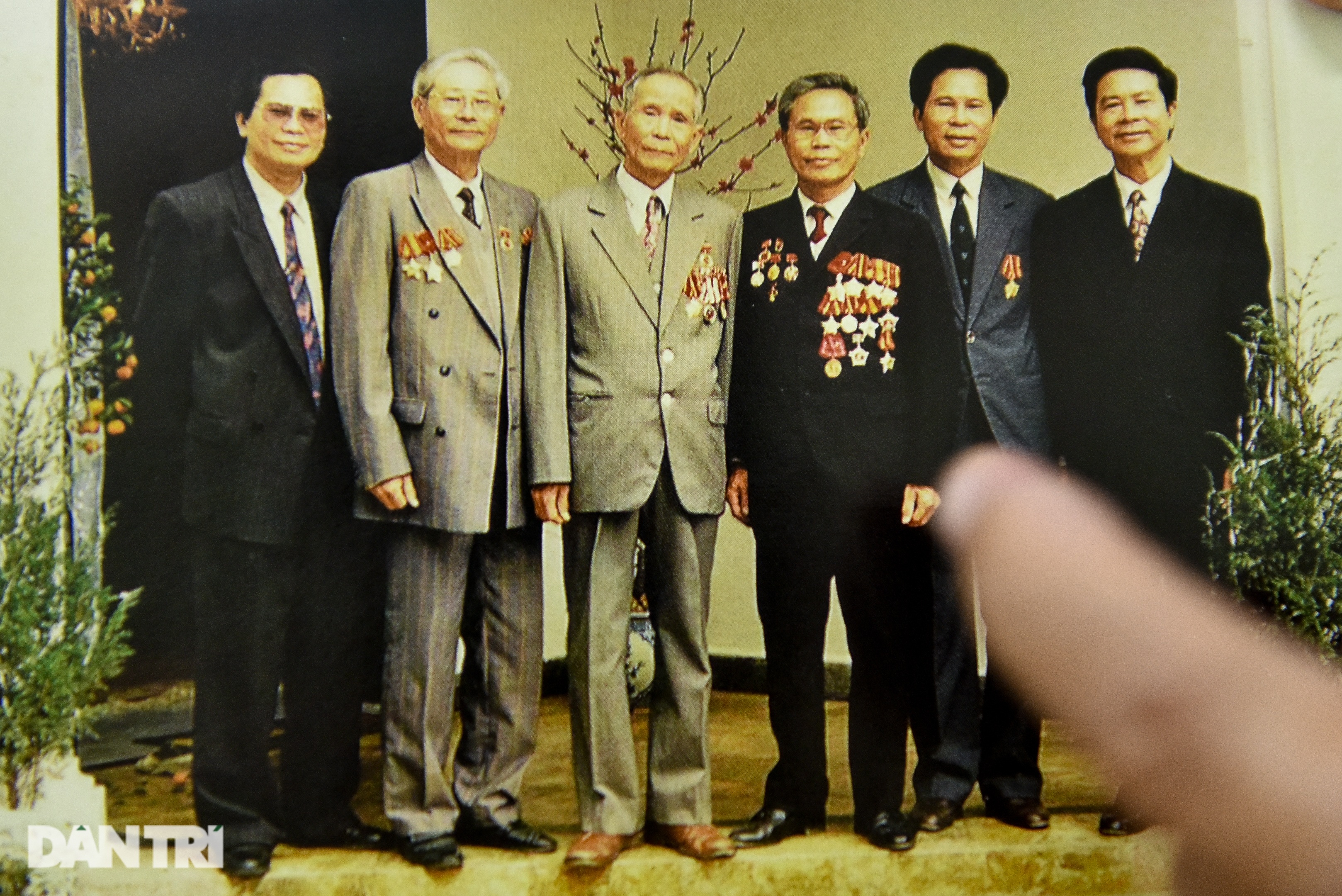 Mỗi người một chiến trận, 5 anh em hội ngộ kỳ diệu khi về giải phóng Thủ đô - 8 Mỗi người một chiến trận, 5 anh em hội ngộ kỳ diệu khi về giải phóng Thủ đô - 8