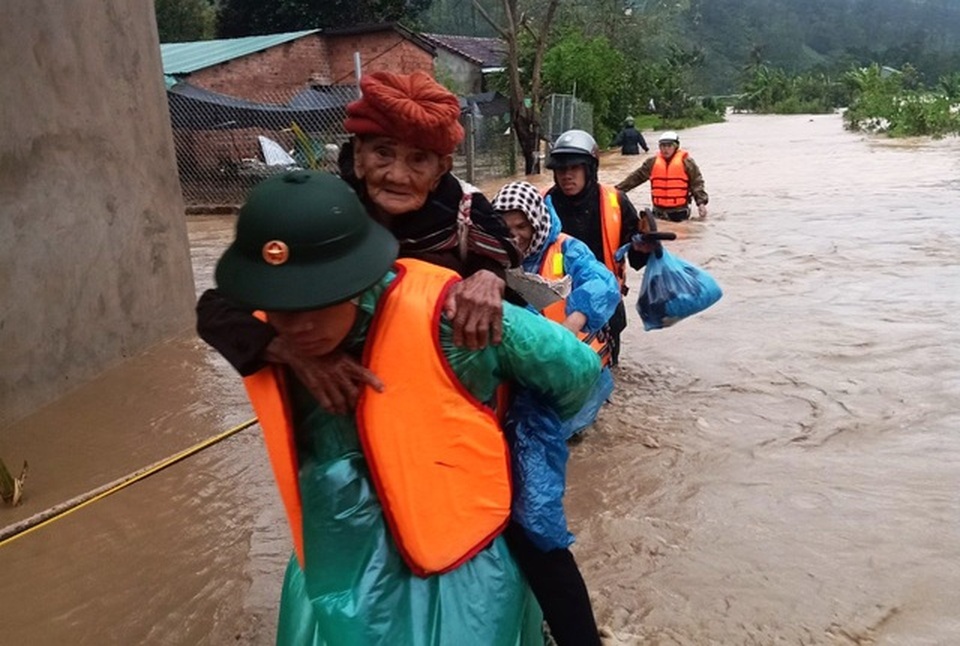Nơm nớp nỗi lo sạt lở mỗi khi bão đến - 2 Nơm nớp nỗi lo sạt lở mỗi khi bão đến - 2
