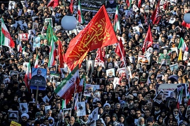 Giẫm đạp trong đám tang tướng Iran, 35 người chết