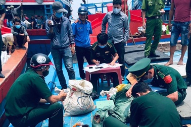Phát hiện nhiều vụ vận chuyển "tử thần" trên tàu cá