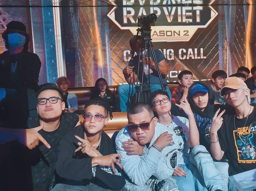 Thí sinh xếp hàng dài cả con phố để casting Rap Việt mùa 2 - 7 Thí sinh xếp hàng dài cả con phố để casting Rap Việt mùa 2 - 7