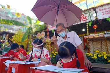 Học sinh náo nức thi vẽ tranh đón xuân Tân Sửu