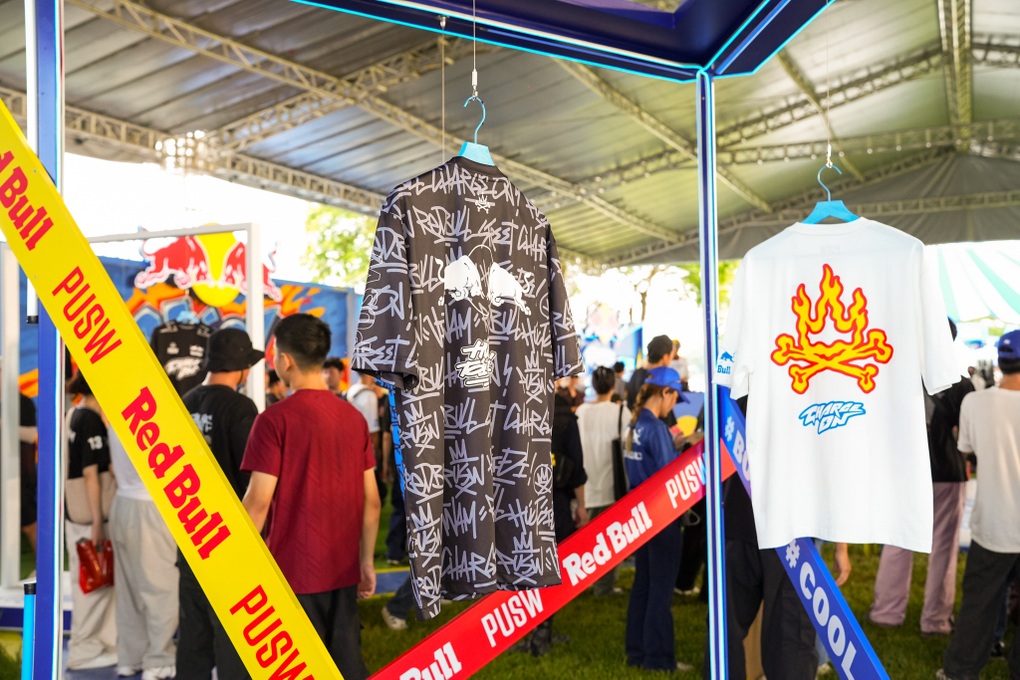 Việt Max bắt tay Red Bull ra mắt bộ sưu tập thời trang - 3 Việt Max bắt tay Red Bull ra mắt bộ sưu tập thời trang - 3
