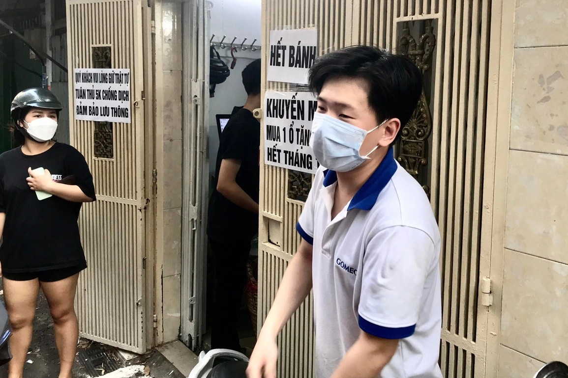 Tiệm bánh mì Ô môi Bà Huynh vừa mở bán đã phải đóng cửa - 4 Tiệm bánh mì Ô môi Bà Huynh vừa mở bán đã phải đóng cửa - 4
