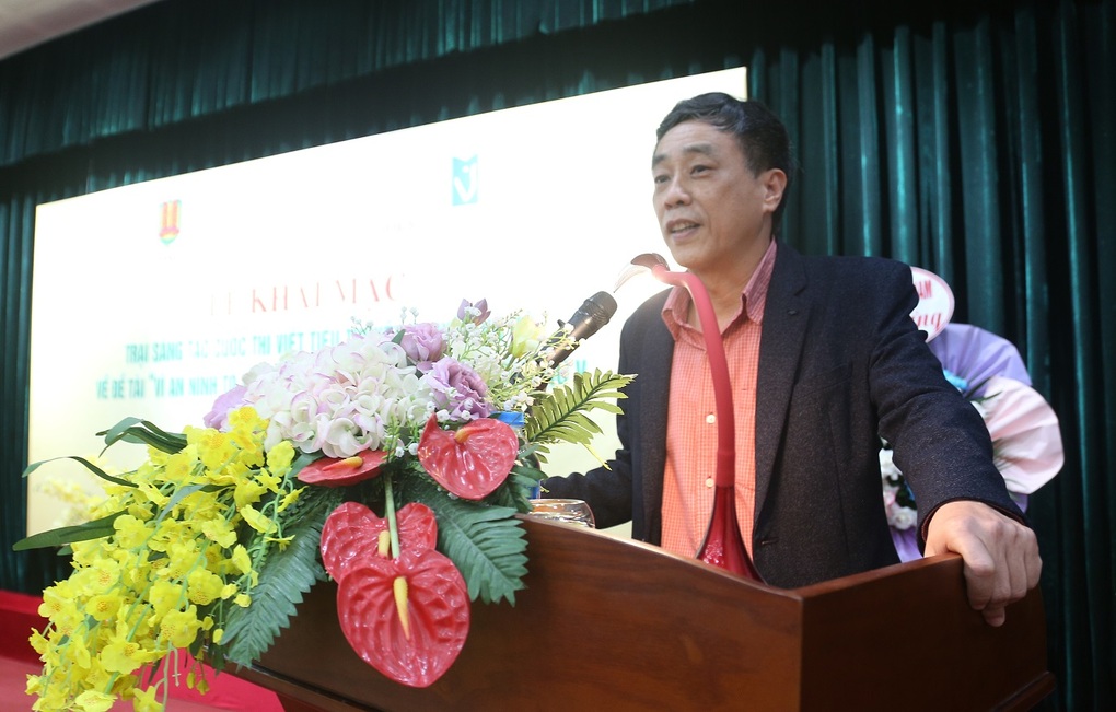 Nhà văn Nguyễn Bình Phương: Người tốt vắng bóng dần trong văn học - 1 Nhà văn Nguyễn Bình Phương: Người tốt vắng bóng dần trong văn học - 1