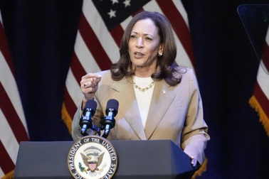 Bà Harris nhận 99% phiếu bầu từ đại biểu đảng Dân chủ, làm nên lịch sử