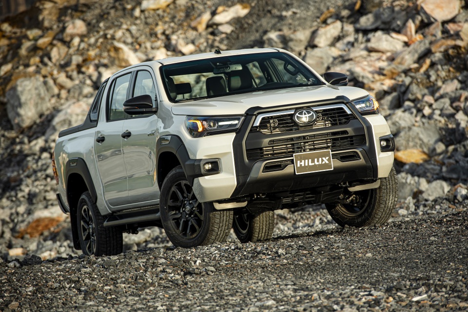 Toyota Hilux 2020 giá từ 628 triệu, thêm công nghệ để cạnh tranh Ranger - 1 Toyota Hilux 2020 giá từ 628 triệu, thêm công nghệ để cạnh tranh Ranger - 1