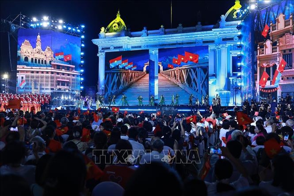 Hà Nội - Từ mùa thu lịch sử năm 1945 lan tỏa ý chí tự cường, khát vọng phát triển - 5 Hà Nội - Từ mùa thu lịch sử năm 1945 lan tỏa ý chí tự cường, khát vọng phát triển - 5