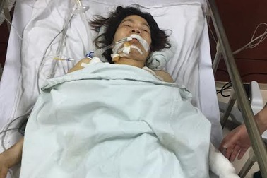 Vụ truy sát cả gia đình: Người vợ bị đâm thấu phổi đã qua cơn nguy kịch