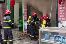 Hà Nội: Cháy cửa hàng máy tính trên phố Lý Nam Đế
