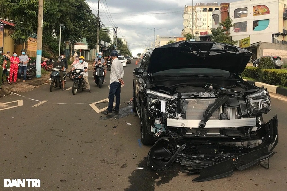 Vụ nổ súng vào xe ô tô ở Pleiku: Khởi tố vụ án hình sự - 2 Vụ nổ súng vào xe ô tô ở Pleiku: Khởi tố vụ án hình sự - 2