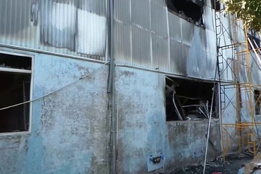 Cận cảnh vụ cháy ở khu công nghiệp Ngọc Hồi.