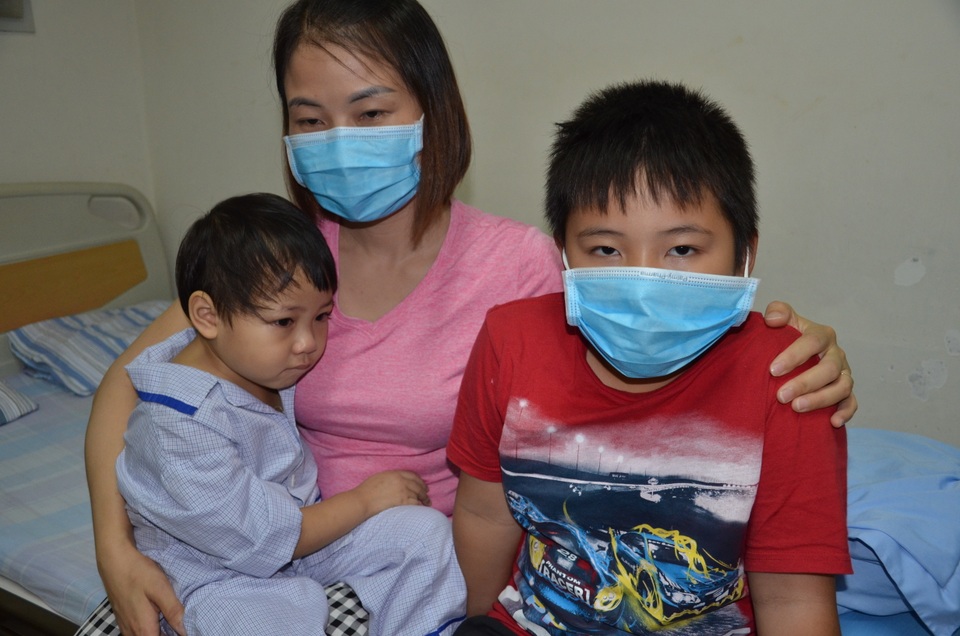 Thương bé gái gia cảnh quá nghèo khóc ngặt nghẽo, xin hãy cứu em! - 5 Thương bé gái gia cảnh quá nghèo khóc ngặt nghẽo, xin hãy cứu em! - 5