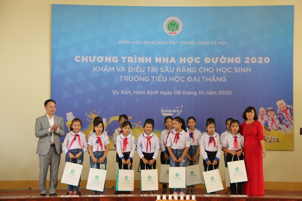 Nước súc miệng Sumicare đồng hành cùng Chương trình Nha học đường 2020 tại Nam Định - 1 Nước súc miệng Sumicare đồng hành cùng Chương trình Nha học đường 2020 tại Nam Định - 1