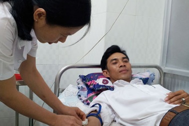 Đội xe ôm bỏ khách… đi hiến máu