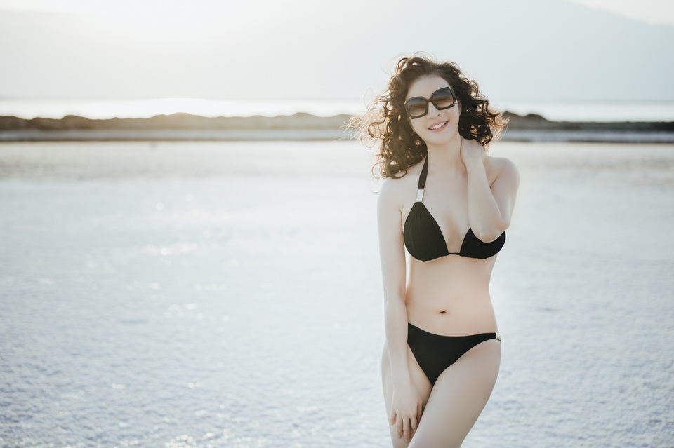 “Người đẹp không tuổi” Thanh Mai diện bikini khoe dáng ở biển Chết - 7 “Người đẹp không tuổi” Thanh Mai diện bikini khoe dáng ở biển Chết - 7