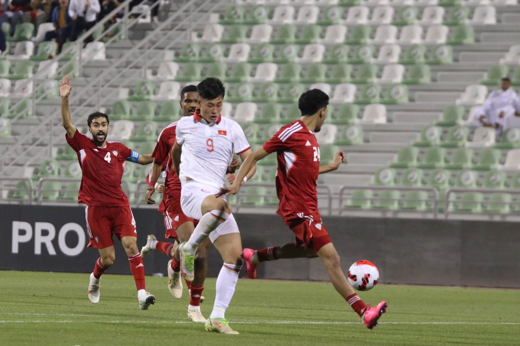 U23 Việt Nam thủng lưới 4 bàn trước U23 UAE - 1 U23 Việt Nam thủng lưới 4 bàn trước U23 UAE - 1