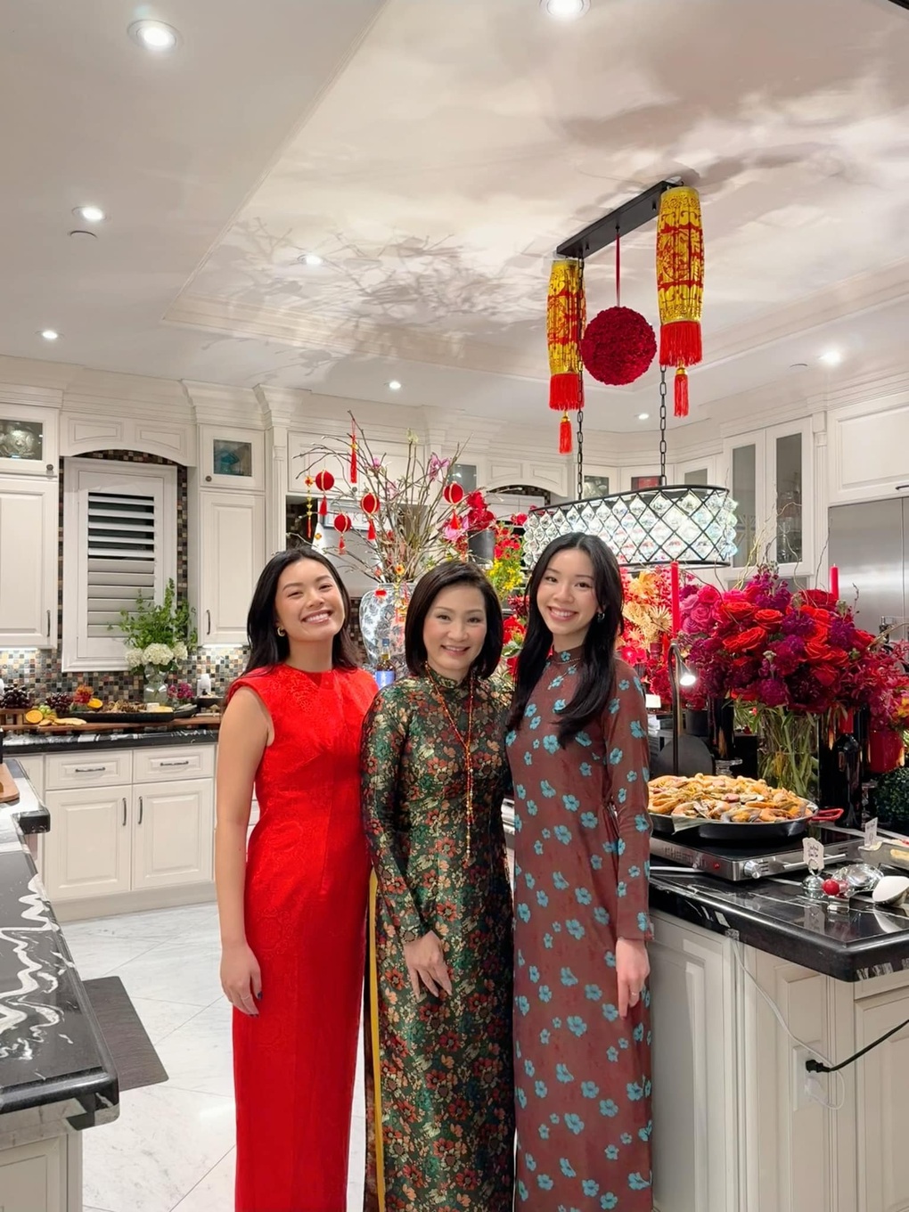 Nghệ sĩ Hồng Đào: Hai con mong tôi có tri kỷ tuổi xế chiều - 2 Nghệ sĩ Hồng Đào: Hai con mong tôi có tri kỷ tuổi xế chiều - 2