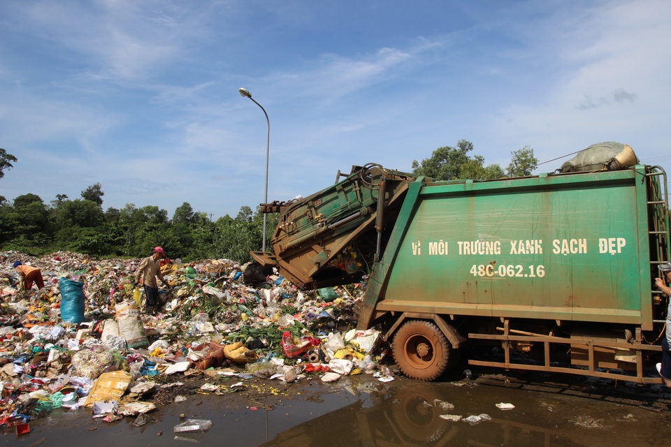 Nhọc nhằn mưu sinh trên bãi rác lớn nhất Đắk Nông - 4 Nhọc nhằn mưu sinh trên bãi rác lớn nhất Đắk Nông - 4