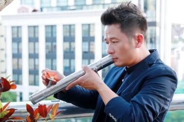 Bằng Kiều bán điếu cày nhưng không cai thuốc lào