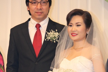 Hình ảnh “độc” trong lễ cưới “Giáo sư Xoay”