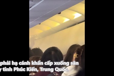 Pin dự phòng phát nổ trên khoang hành lý khiến máy bay hạ cánh khẩn cấp