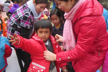 Một cây đào và 300 chiếc áo ấm 