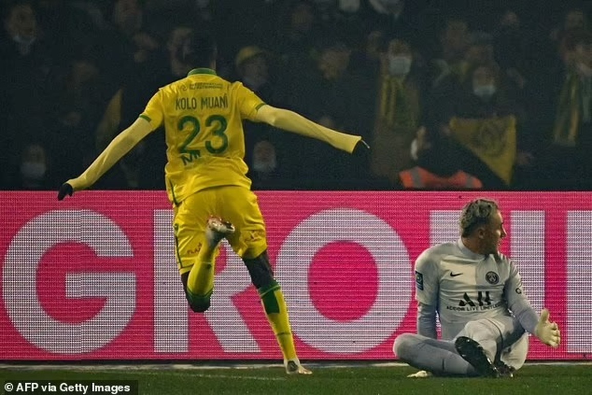 Neymar bị chỉ trích vì đá phạt đền dở tệ khiến PSG thua trận - 1 Neymar bị chỉ trích vì đá phạt đền dở tệ khiến PSG thua trận - 1