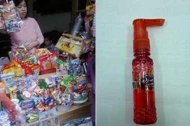 Thức ăn thiếu an toàn bao vây trường học