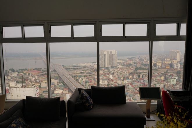 Căn penthouse “2 mặt tiền” với ban công ngập cây xanh của nữ đại gia Hà Nội - 15 Căn penthouse “2 mặt tiền” với ban công ngập cây xanh của nữ đại gia Hà Nội - 15