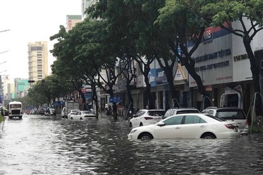 Mưa lớn gây ngập chưa từng thấy “nóng” nghị trường Đà Nẵng