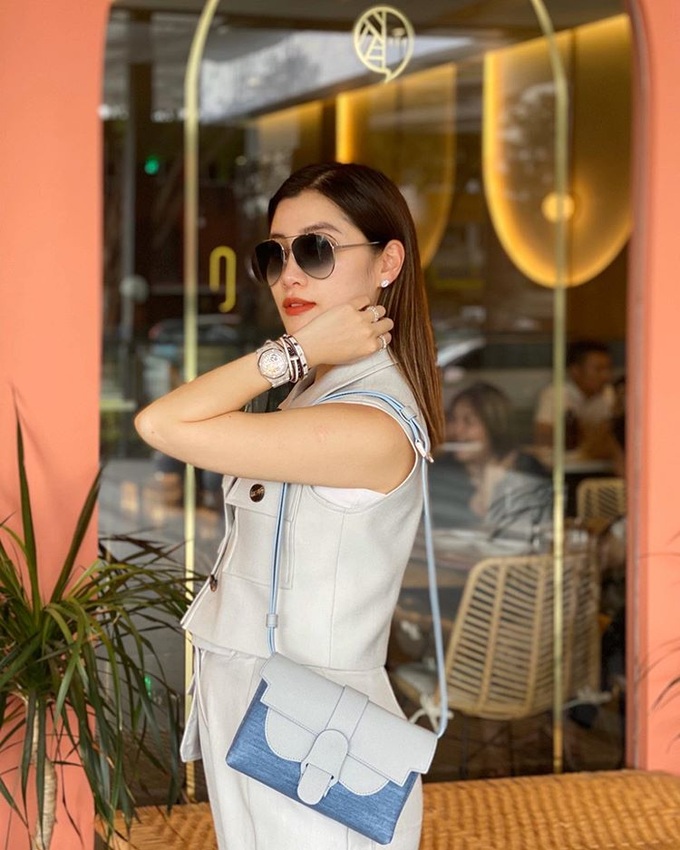 Cảnh sống trái ngược của cặp bạn thân ái nữ tỷ phú đình đám châu Á một thời: Người có con nhưng chưa từng đám cưới, kẻ hôn lễ xa hoa lại vẫn sống kiểu vợ chồng son chưa con cái - Ảnh 15. Cảnh sống trái ngược của cặp bạn thân ái nữ tỷ phú đình đám châu Á một thời: Người có con nhưng chưa từng đám cưới, kẻ hôn lễ xa hoa lại vẫn sống kiểu vợ chồng son chưa con cái - Ảnh 15.