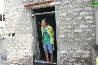 Vợ chồng khờ khạo bất lực trước hai đứa con bị bệnh tim, động kinh