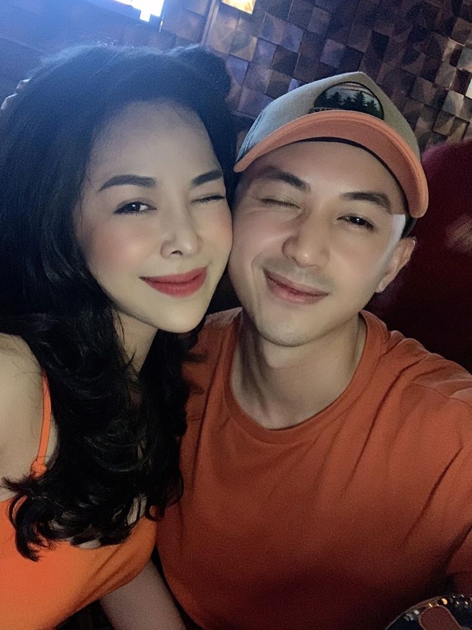 Anh Vũ “Về nhà đi con” kỷ niệm 2 năm yêu bạn gái xinh đẹp nóng bỏng - 9 Anh Vũ “Về nhà đi con” kỷ niệm 2 năm yêu bạn gái xinh đẹp nóng bỏng - 9
