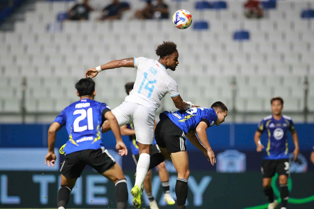 Xuân Son tỏa sáng, CLB Nam Định đại thắng trước Bangkok United - 2 Xuân Son tỏa sáng, CLB Nam Định đại thắng trước Bangkok United - 2