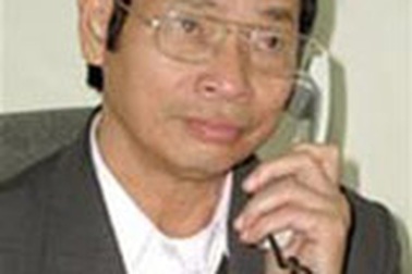 Đường đi "kỳ lạ" của khoản tiền 200 USD 