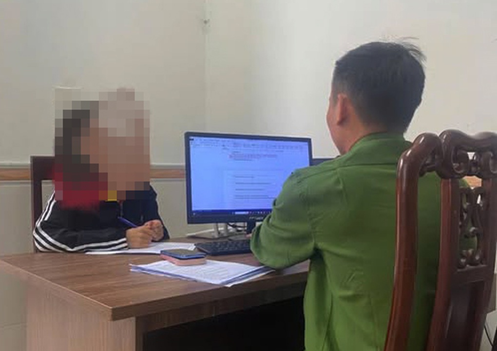 Người phụ nữ khoe trúng mấy lô đất trước khi kết quả đấu giá được công bố - 1