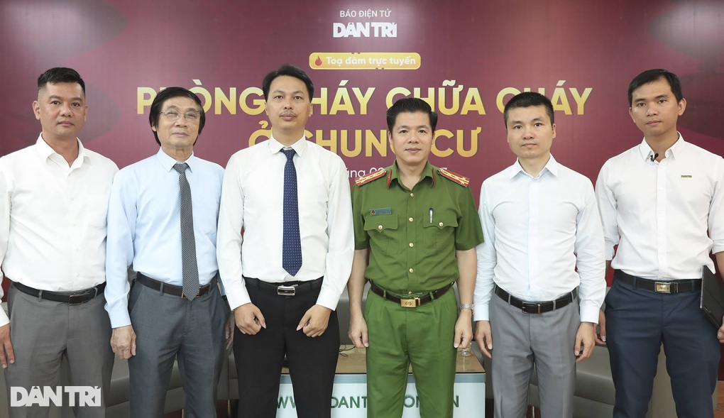 Cháy ở chung cư mini, rất khó cứu nạn nhân trong khoảng thời gian vàng - 1 Cháy ở chung cư mini, rất khó cứu nạn nhân trong khoảng thời gian vàng - 1