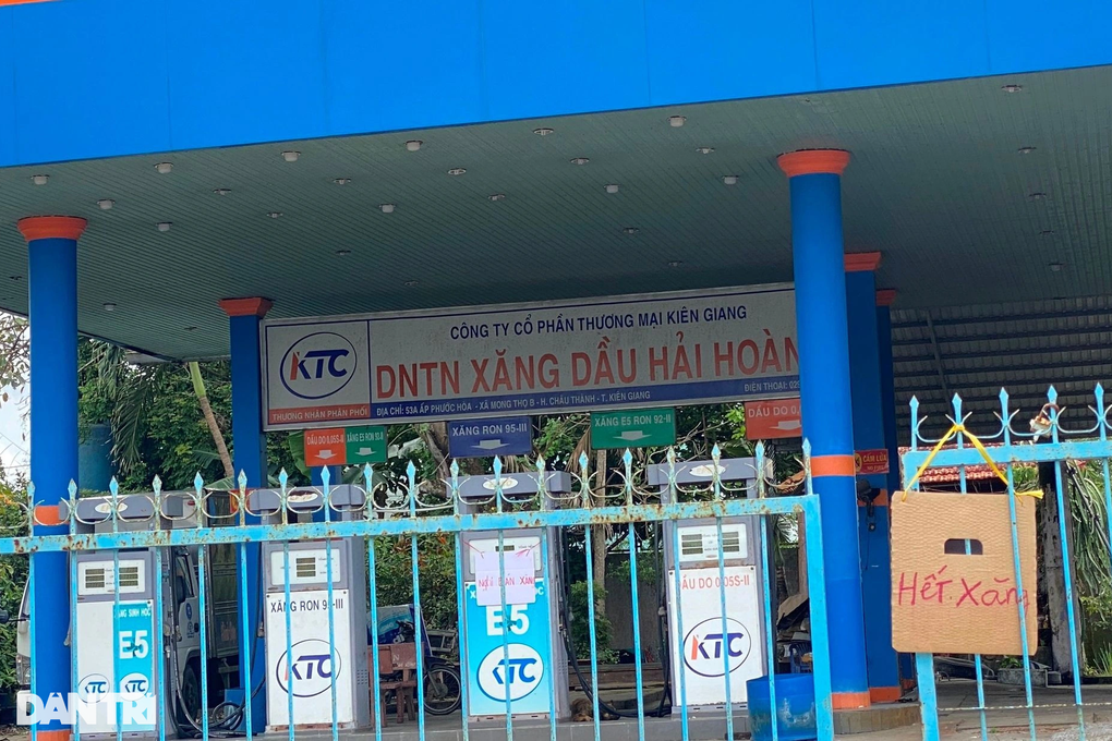 Hàng loạt trạm xăng dầu ở miền Tây ngừng bán, sinh hoạt người dân đảo lộn - 1 Hàng loạt trạm xăng dầu ở miền Tây ngừng bán, sinh hoạt người dân đảo lộn - 1