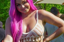 "Sao" teen Ariel Winter liên tục bị chỉ trích vì mặc hở hang