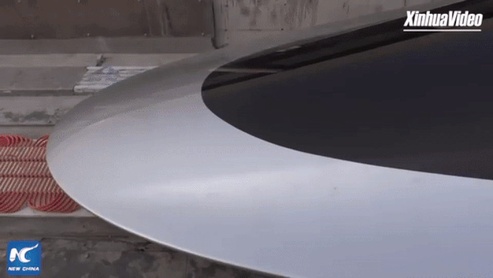 Trung Quốc trình làng loại tàu siêu tốc lên tới 620 km/h - 1 Trung Quốc trình làng loại tàu siêu tốc lên tới 620 km/h - 1