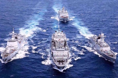 Cận cảnh tàu chiến Nga và Trung Quốc tập trận giữa lúc căng thẳng