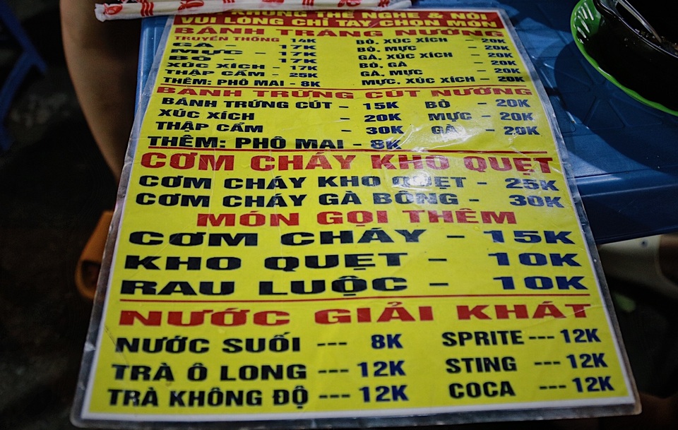 Ấm áp tình người ở quán cơm cháy của vợ chồng câm điếc - 2 Ấm áp tình người ở quán cơm cháy của vợ chồng câm điếc - 2