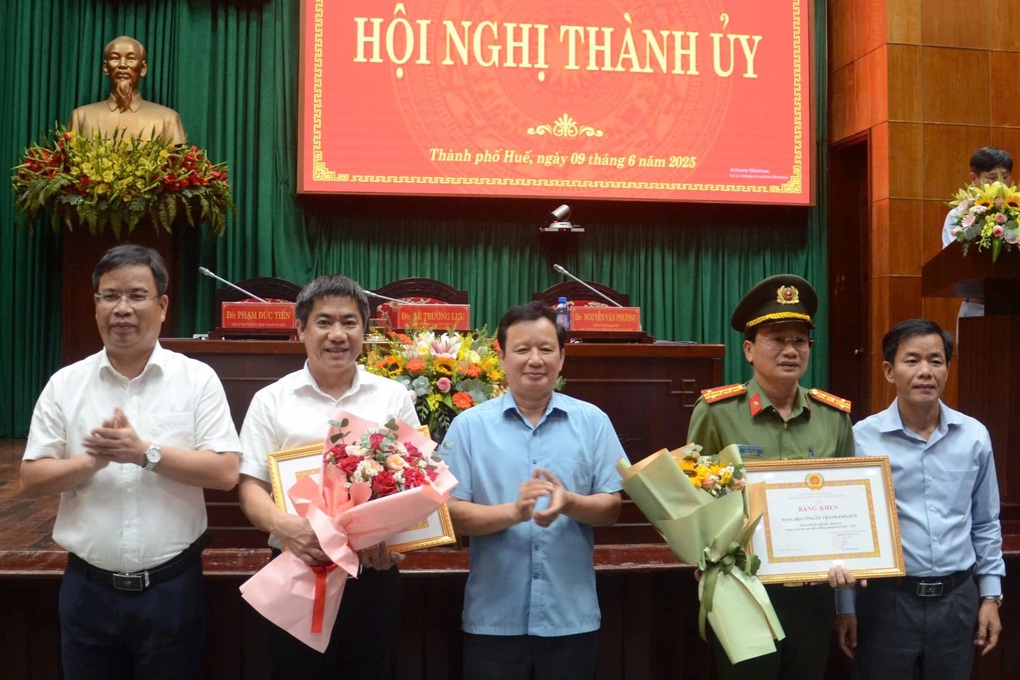 Thành lập 40 Đảng bộ cấp xã mới trực thuộc Thành ủy Huế - 3 Thành lập 40 Đảng bộ cấp xã mới trực thuộc Thành ủy Huế - 3