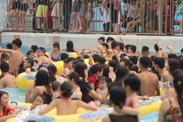 Nghỉ lễ 30/4, người dân Hà Nội ở nhà vùng vẫy với “city tour”