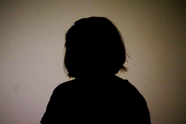 Bán nhà "đầu tư chứng khoán" theo bạn trai, quý bà nông thôn trắng tay