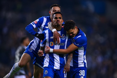 Arsenal gục ngã trên sân Porto bởi bàn thua ở phút bù giờ